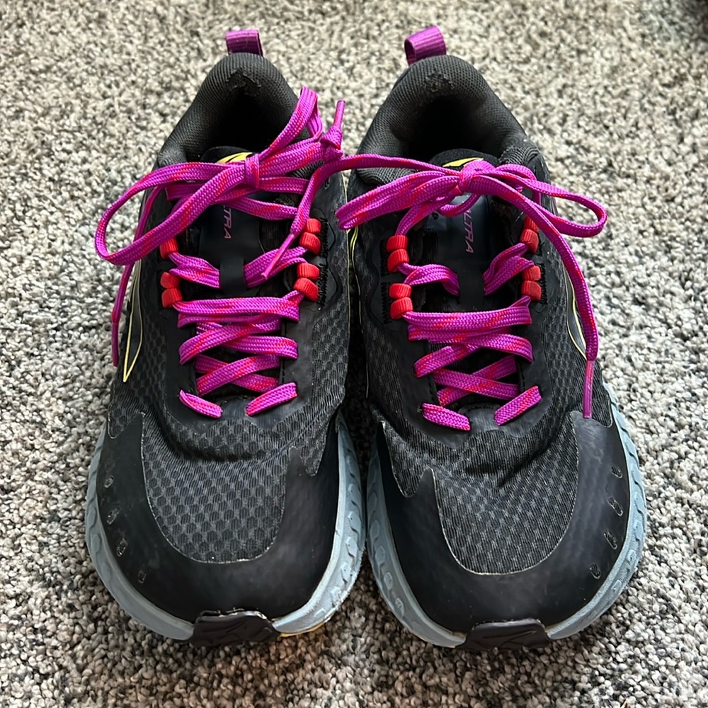 ALTRA OUTROAD size 6.5